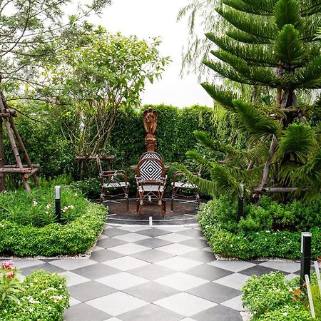 The One Smart Living Hotel Bangkok Exterior photo
