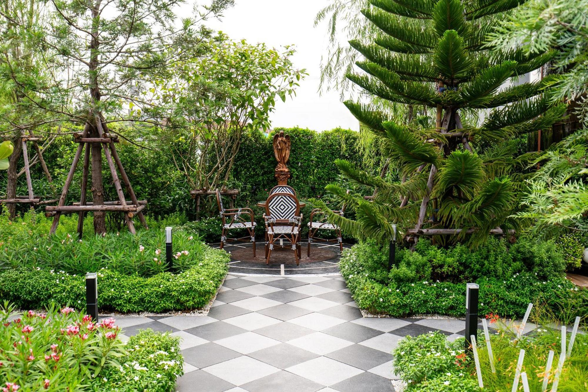The One Smart Living Hotel Bangkok Exterior photo