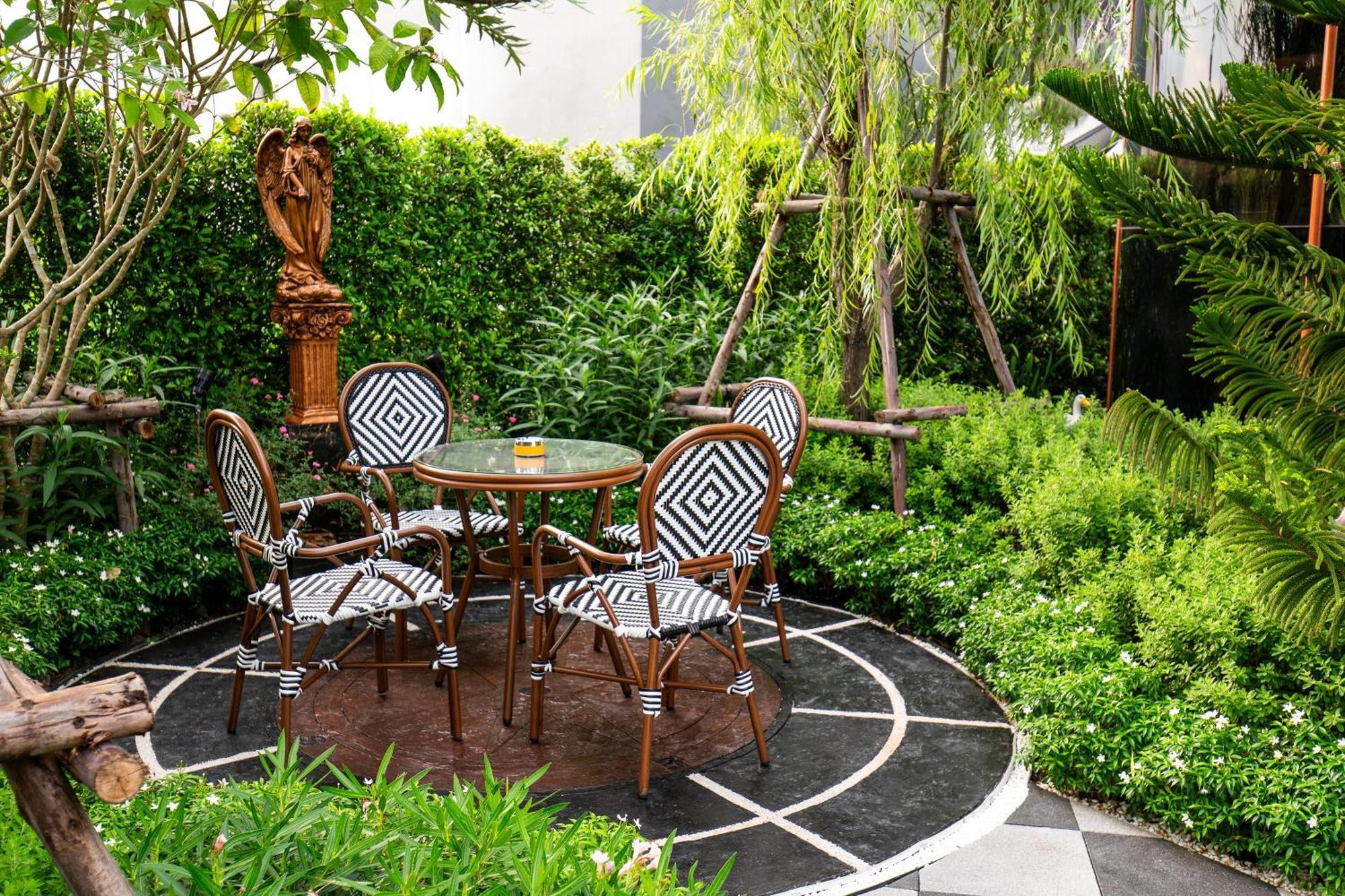 The One Smart Living Hotel Bangkok Exterior photo