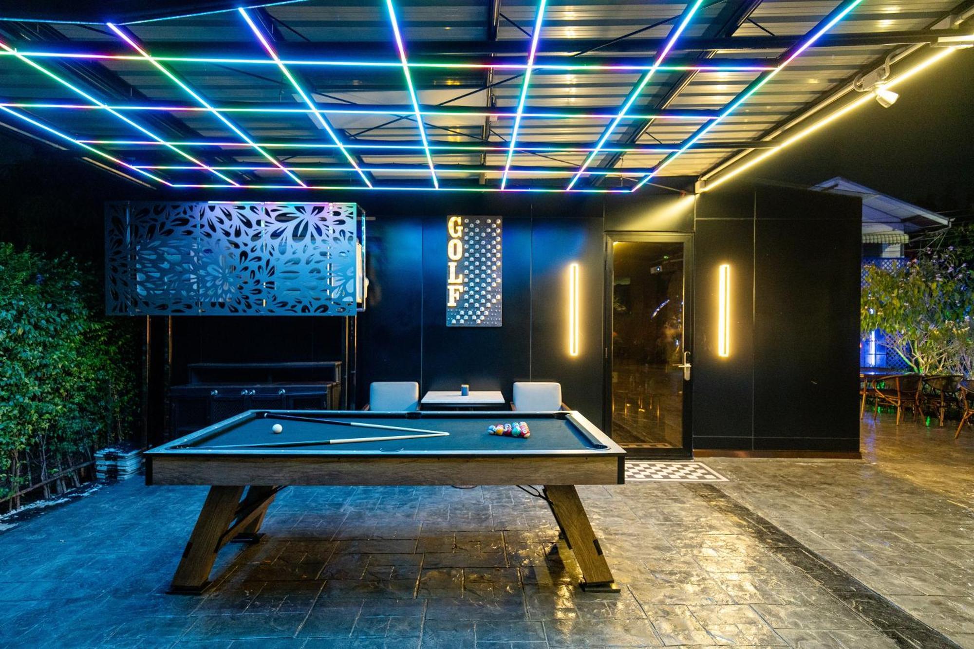 The One Smart Living Hotel Bangkok Exterior photo